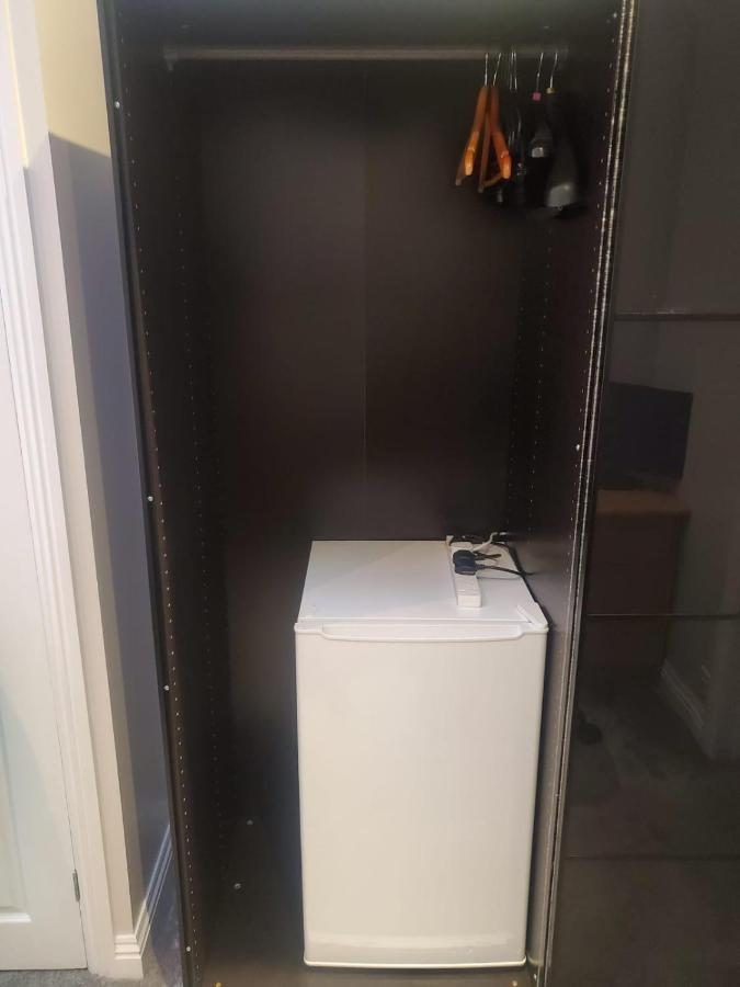 Large Kingsize Ensuite In Kingswood, Bristol, Bs15 Εξωτερικό φωτογραφία