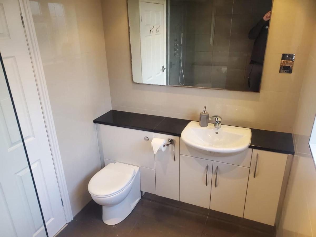 Large Kingsize Ensuite In Kingswood, Bristol, Bs15 Εξωτερικό φωτογραφία