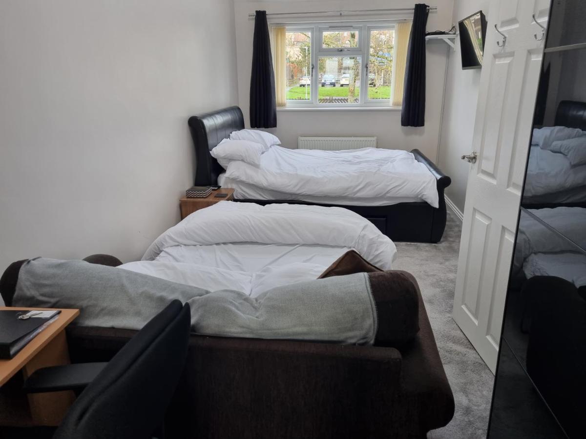 Large Kingsize Ensuite In Kingswood, Bristol, Bs15 Εξωτερικό φωτογραφία