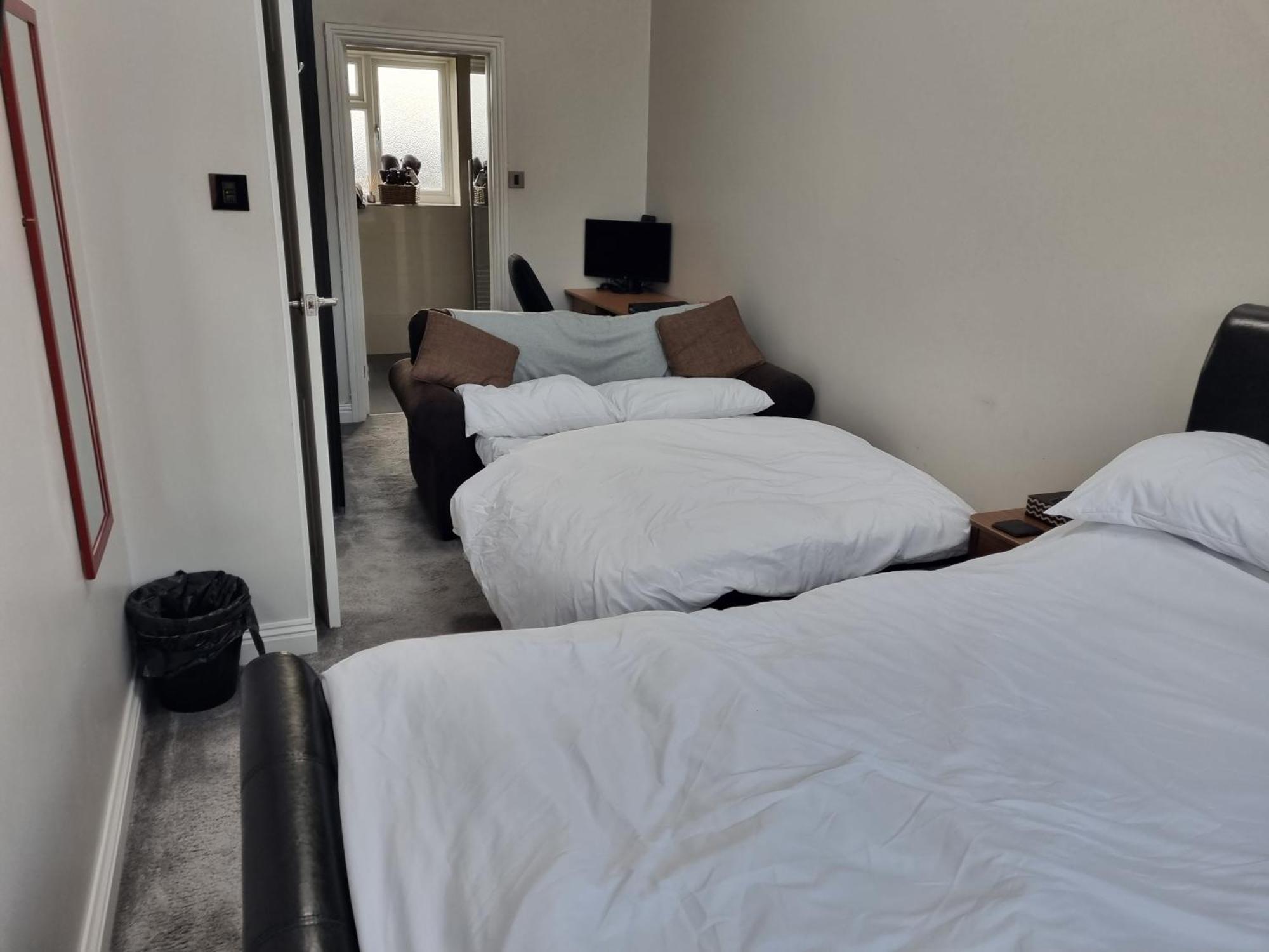 Large Kingsize Ensuite In Kingswood, Bristol, Bs15 Δωμάτιο φωτογραφία